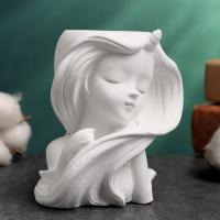 Фигурное кашпо "Девушка с длинными волосами" 6х8х9см 10183087